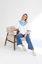 "MĖLYNI BRŪKŠNELIAI", BALTI MARŠKINĖLIAI