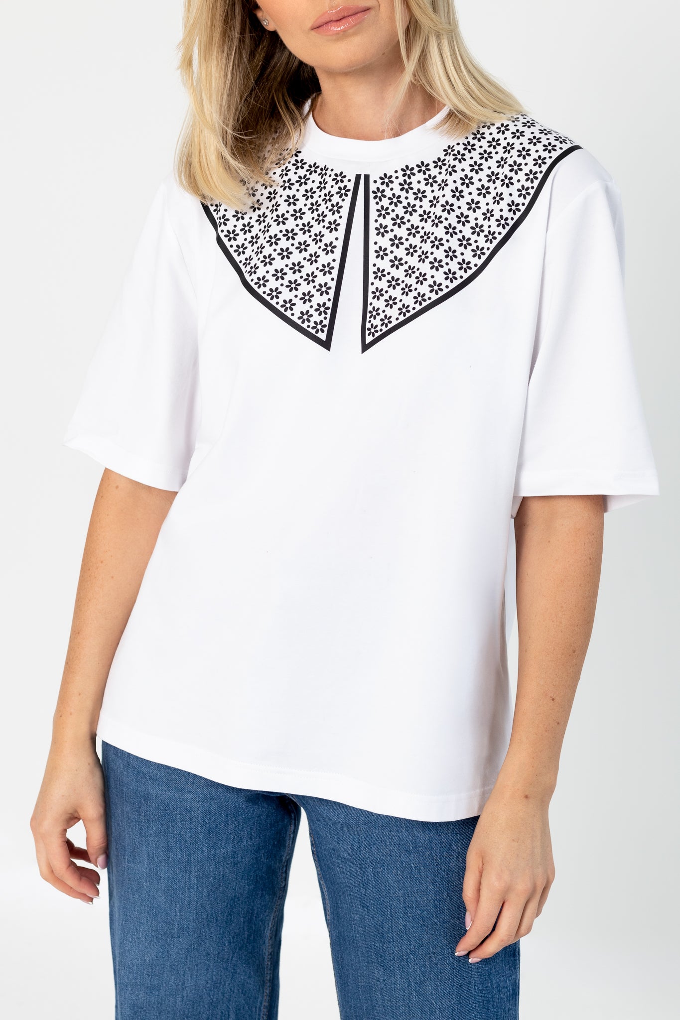 "GĖLIŲ MIŠKAS", BALTI MARŠKINĖLIAI