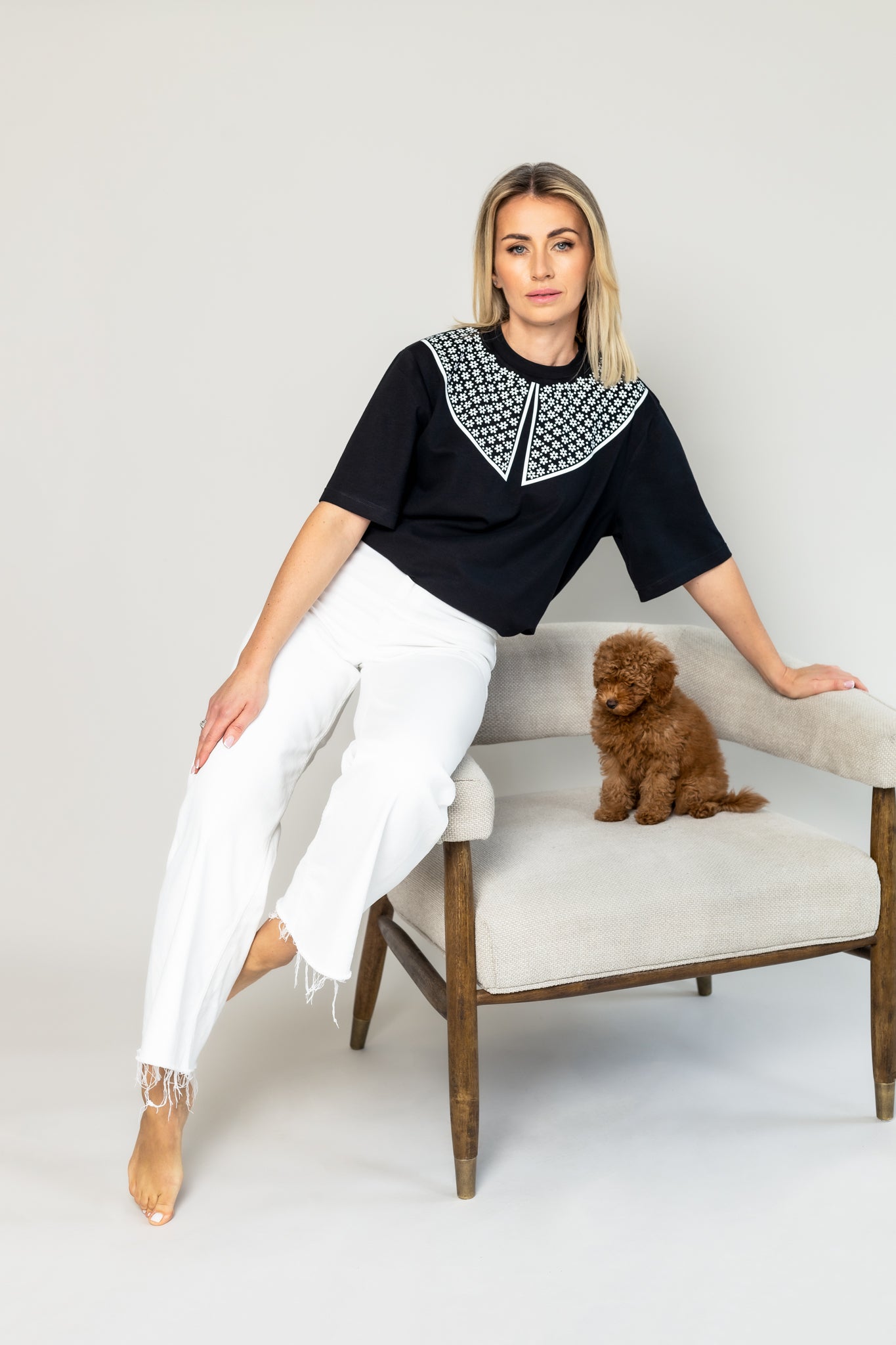 "GĖLIŲ MIŠKAS", JUODI MARŠKINĖLIAI