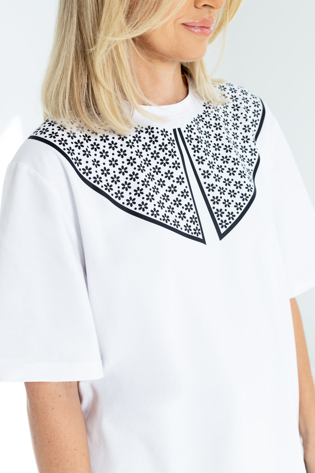 "GĖLIŲ MIŠKAS", BALTI MARŠKINĖLIAI